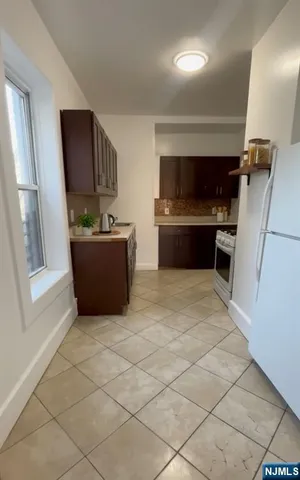 $2,400 | 284 Verona Avenue, Unit 280, Newark, NJ 07104