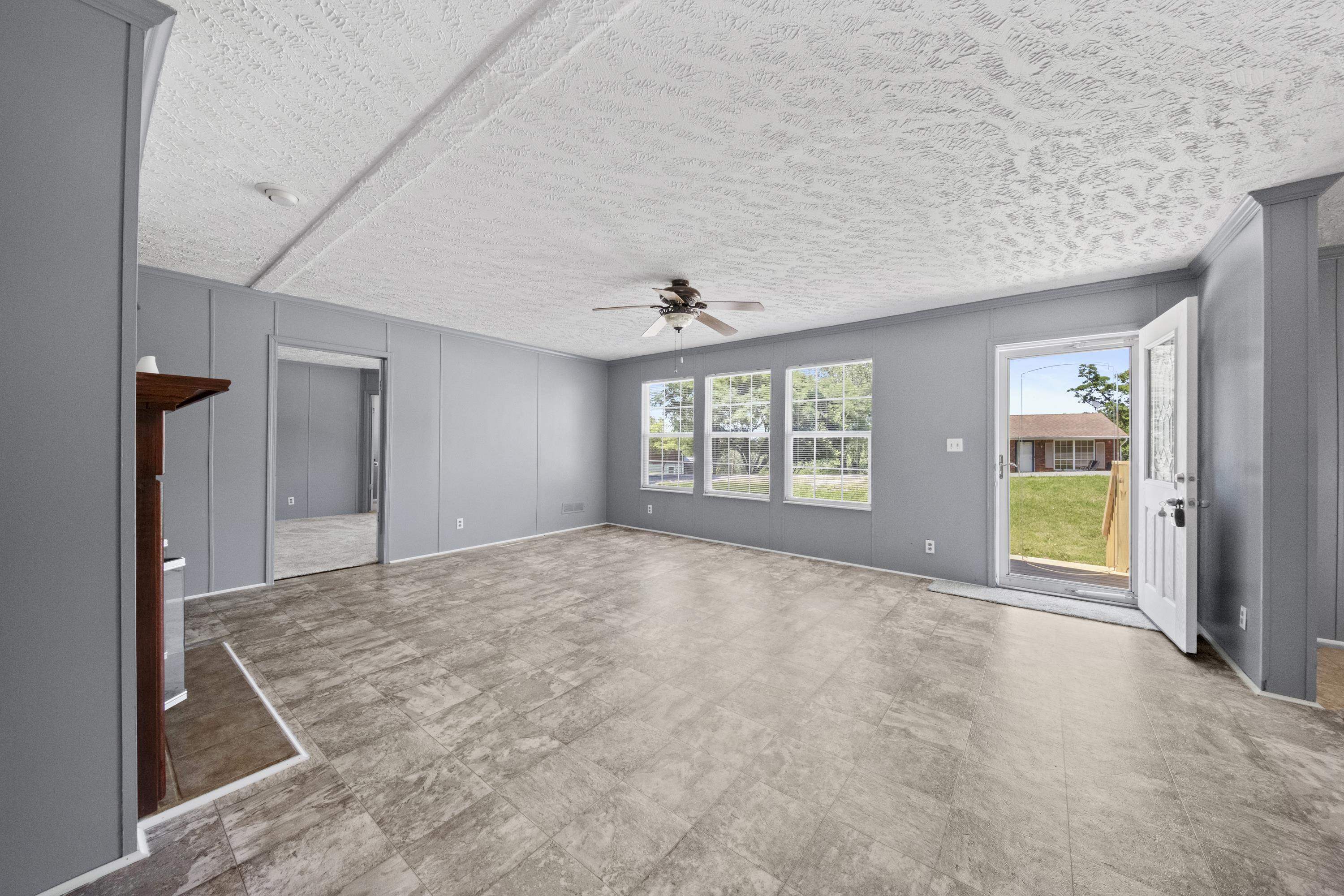 1938 Booth Quillen Road Ashland, KY 41102 - Photo 6 of 32 Gallery Image 6