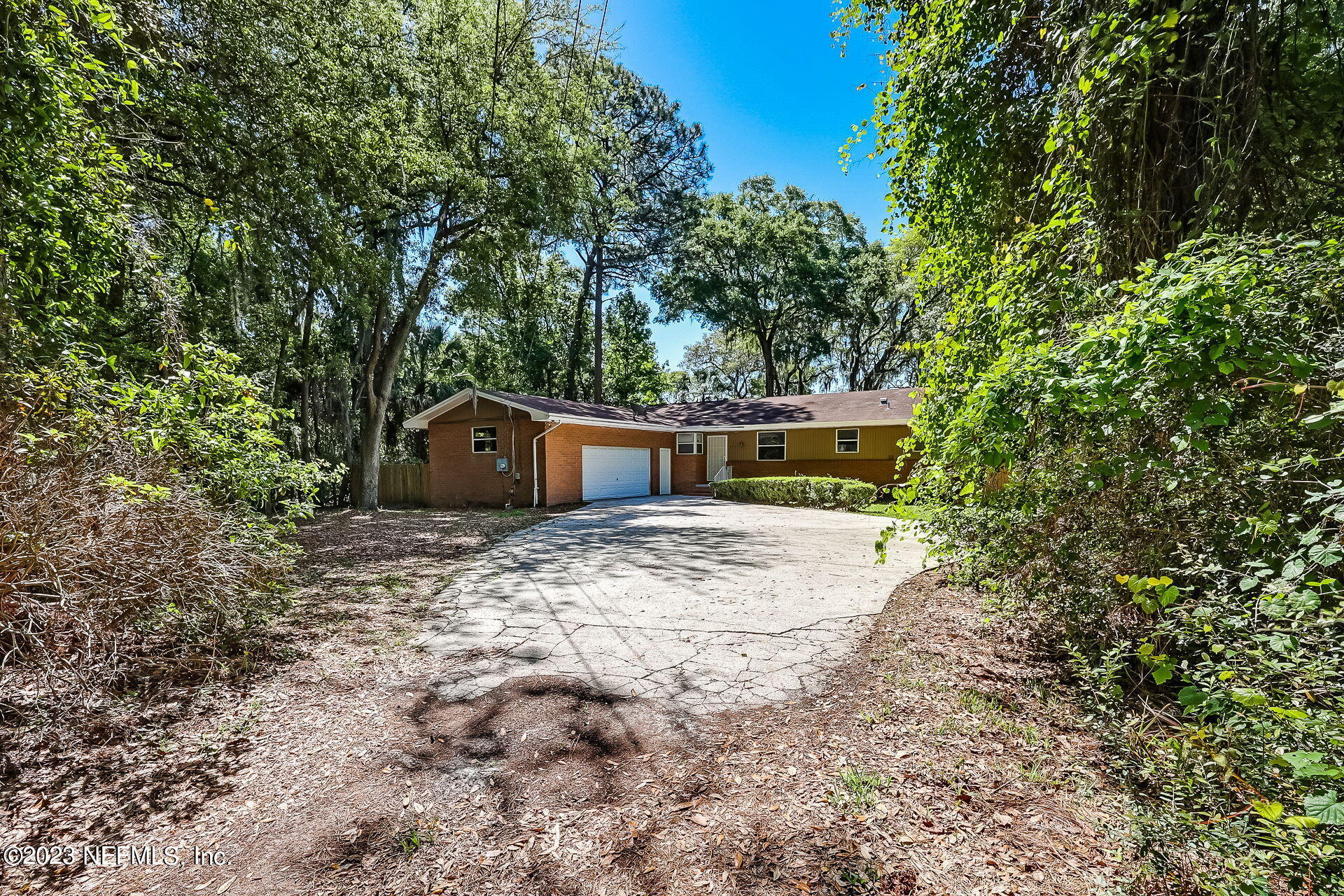 3546 Clyde Drive Jacksonville, FL 32208 - Photo 4 of 50 a house view with a outdoor space