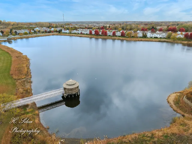 $1,850 | 1431 Silverstone Drive, Unit 1431, Carpentersville, IL 60110