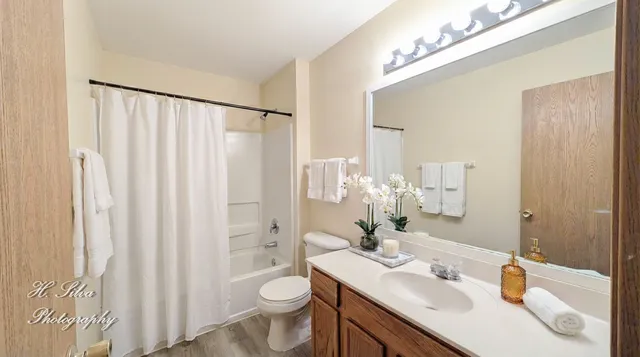 $1,850 | 1431 Silverstone Drive, Unit 1431, Carpentersville, IL 60110