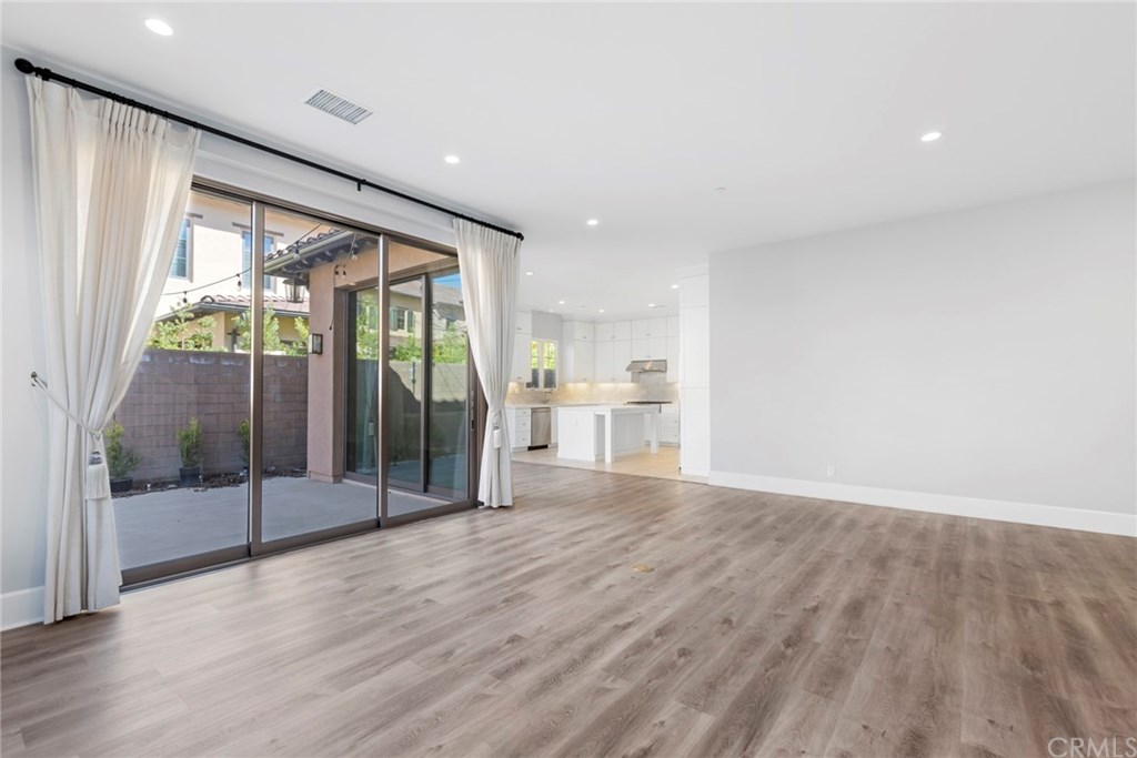 133 Donati Irvine, CA 92602 - Photo 4 of 20