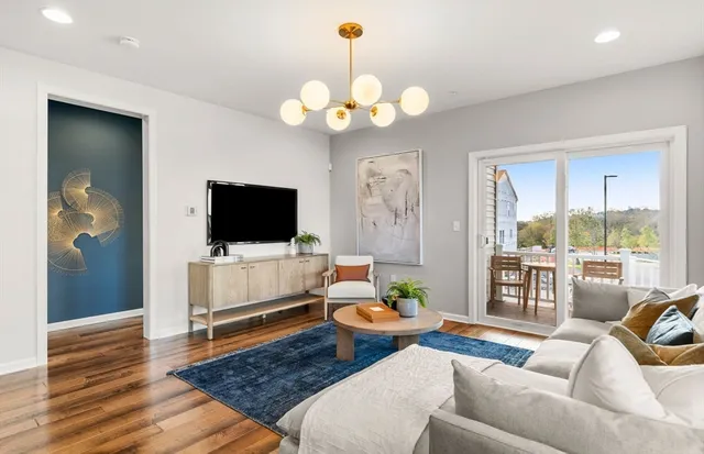 $1,100,000 | 10 Mason Way, Unit 61, Woburn, MA 01801