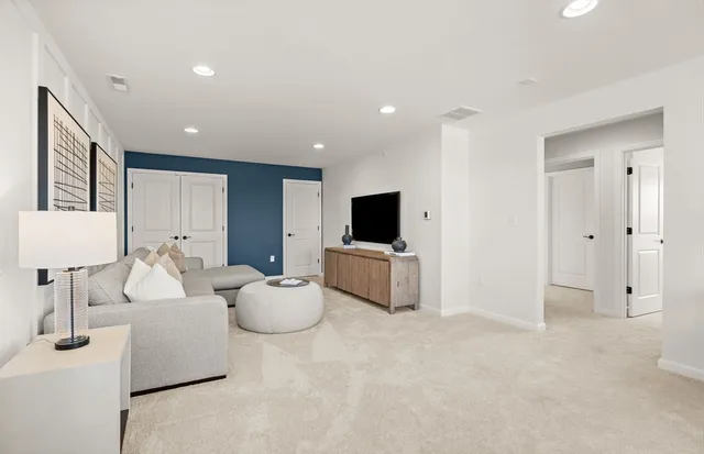 $1,100,000 | 10 Mason Way, Unit 61, Woburn, MA 01801