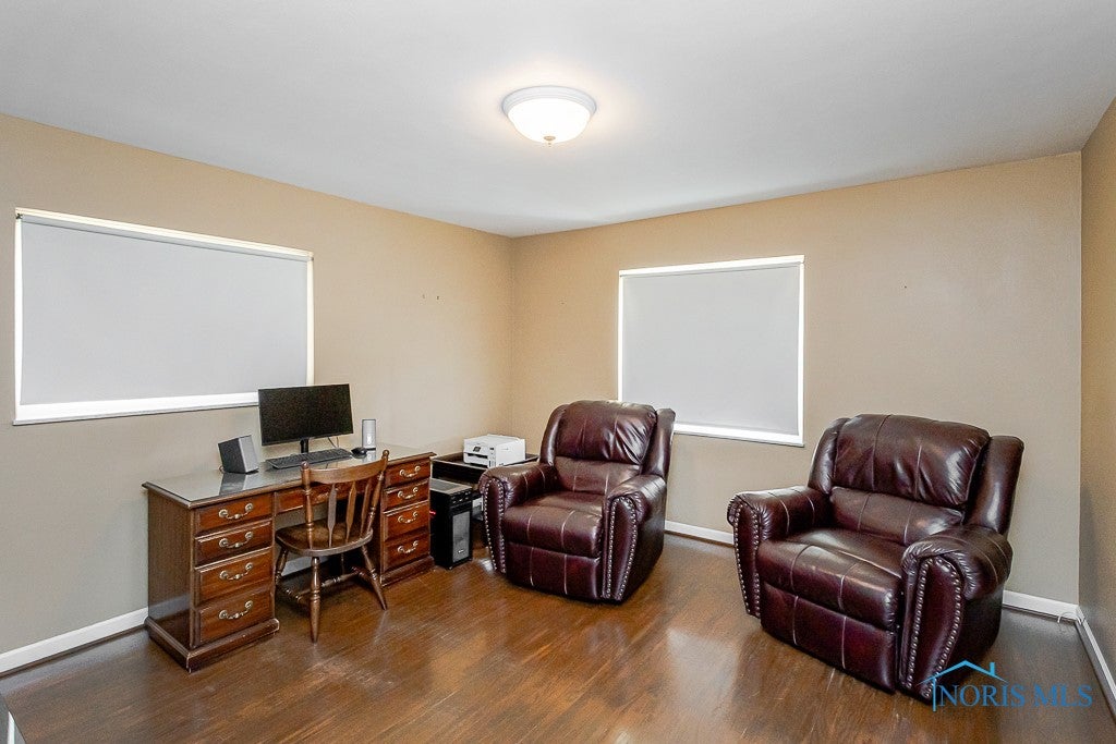 4101 Elmhurst Road Toledo, OH 43613 - Photo 22 of 42 2nd bedroom downstairs