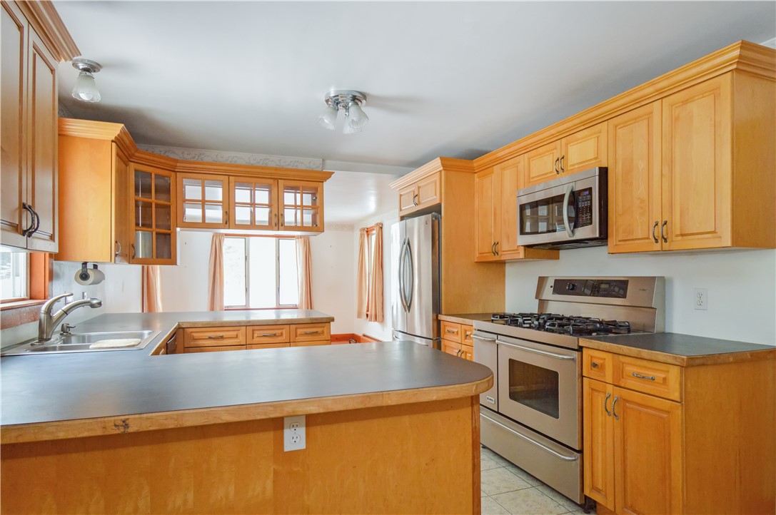 29 Forest Road Bristol, RI 02809 - Photo 6 of 31