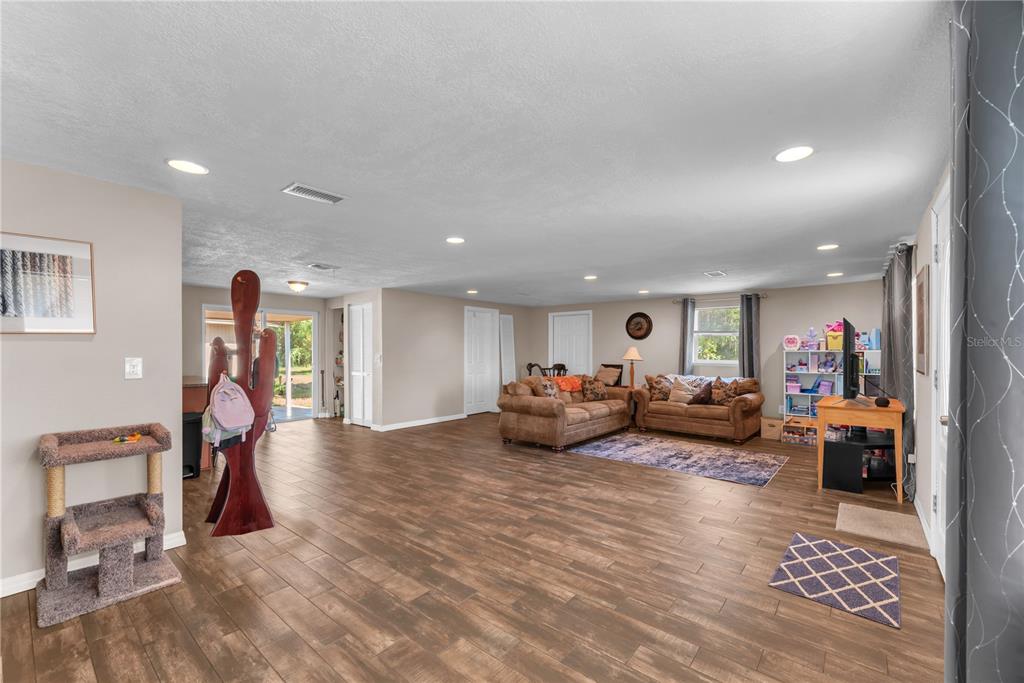 1815 30th Street Southeast Ruskin, FL 33570 - Photo 12 of 31