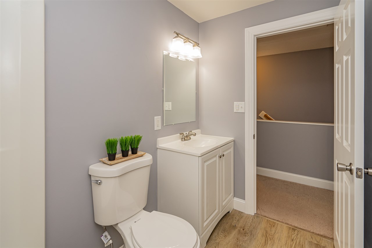 208 Calef Road Manchester, NH 03103 - Photo 21 of 39