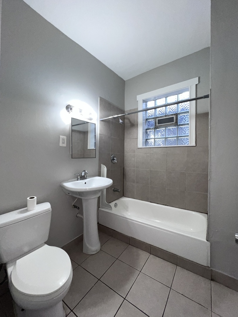 2707 East 78th Street, Unit 2W Chicago, IL 60649 - Photo 33 of 34