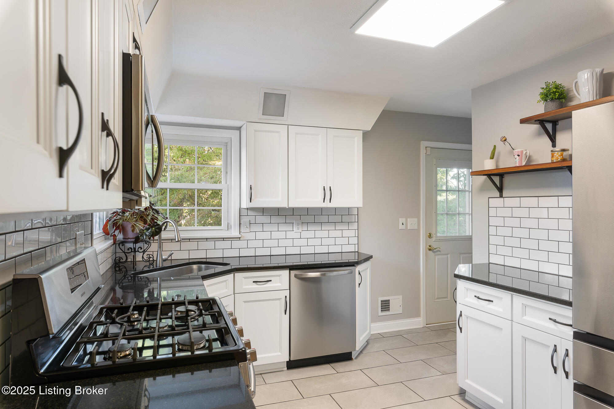 5517 Beth Road Louisville, KY 40219 - Photo 24 of 51 5517 Beth Rd-20