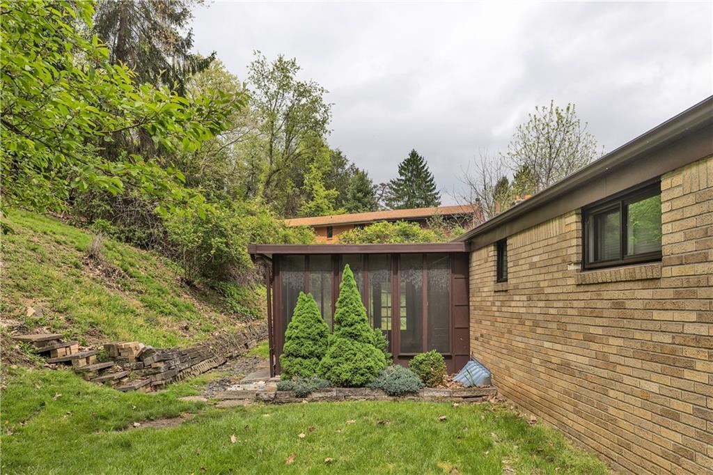 237 Byron Road Pittsburgh, PA 15237 - Photo 22 of 28 Gallery Image 22