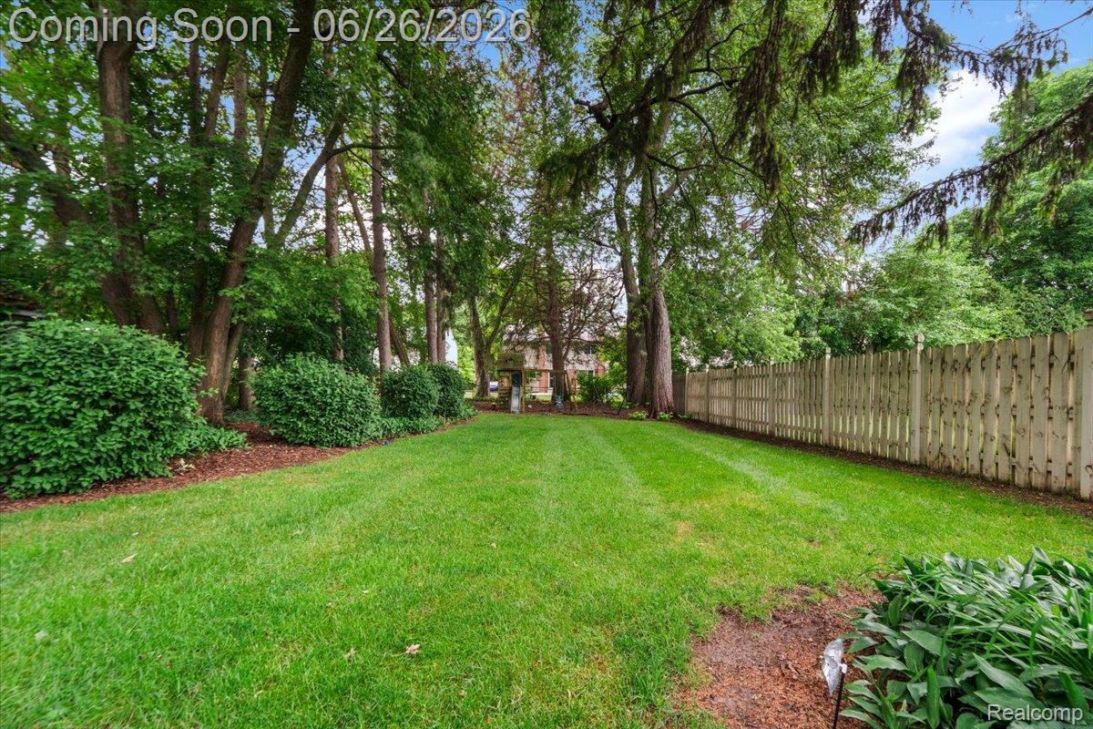 124 Woodside Road Royal Oak, MI 48073 - Photo 30 of 41 30-124 Woodside Rd_29.jpg