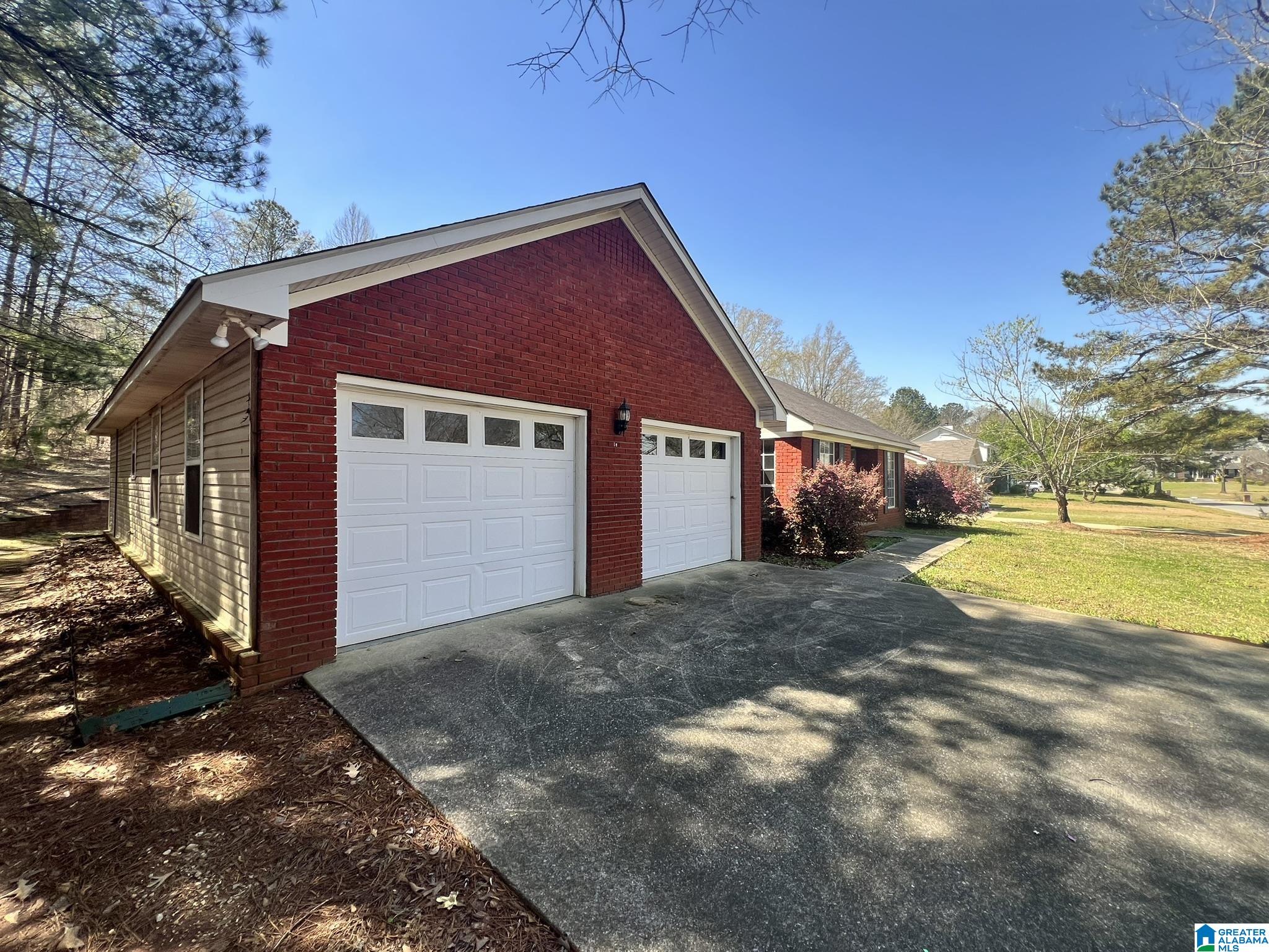 76 Oakview Circle Sylacauga, AL 35151 - Photo 3 of 19