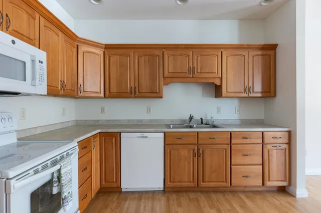 $429,000 | 171 Garden Circle, Unit 108, St. Albans Town, VT 05478