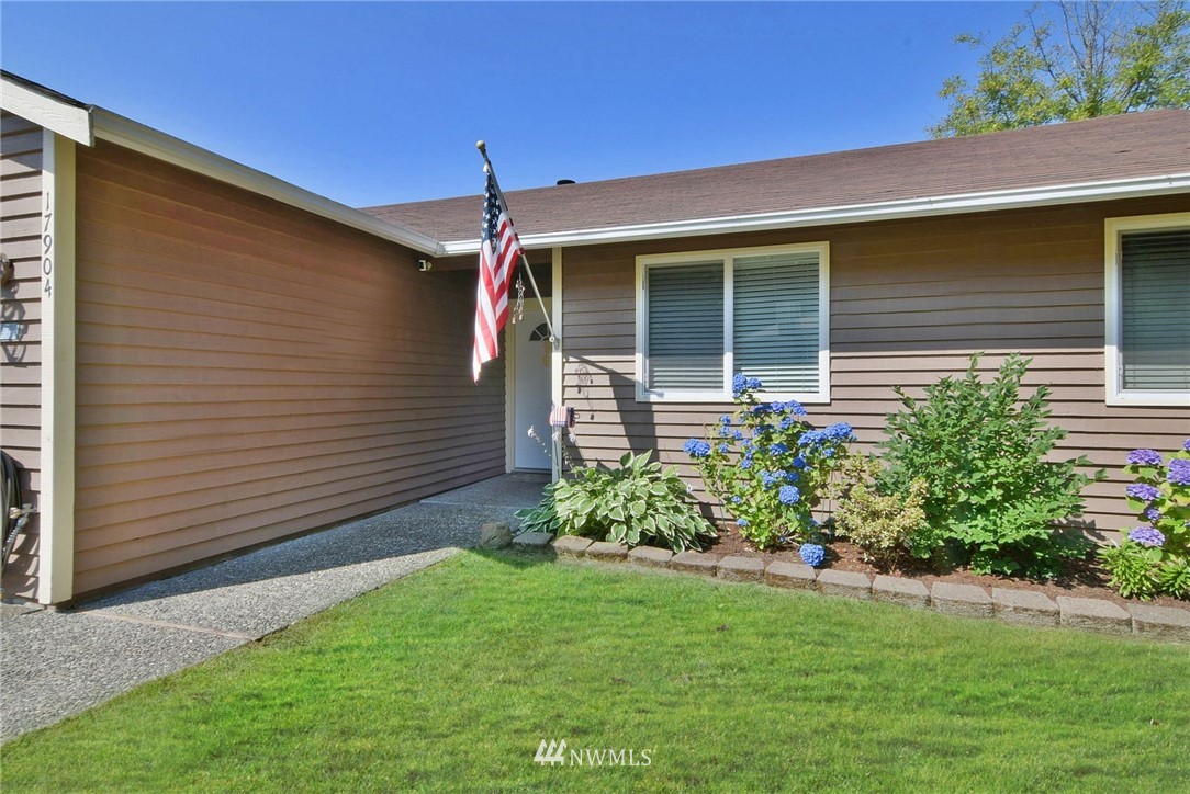17904 28th Avenue Southeast Bothell, WA 98012 - Photo 2 of 22 Gallery Image 2