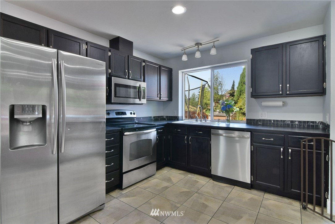 17904 28th Avenue Southeast Bothell, WA 98012 - Photo 8 of 22 Gallery Image 8