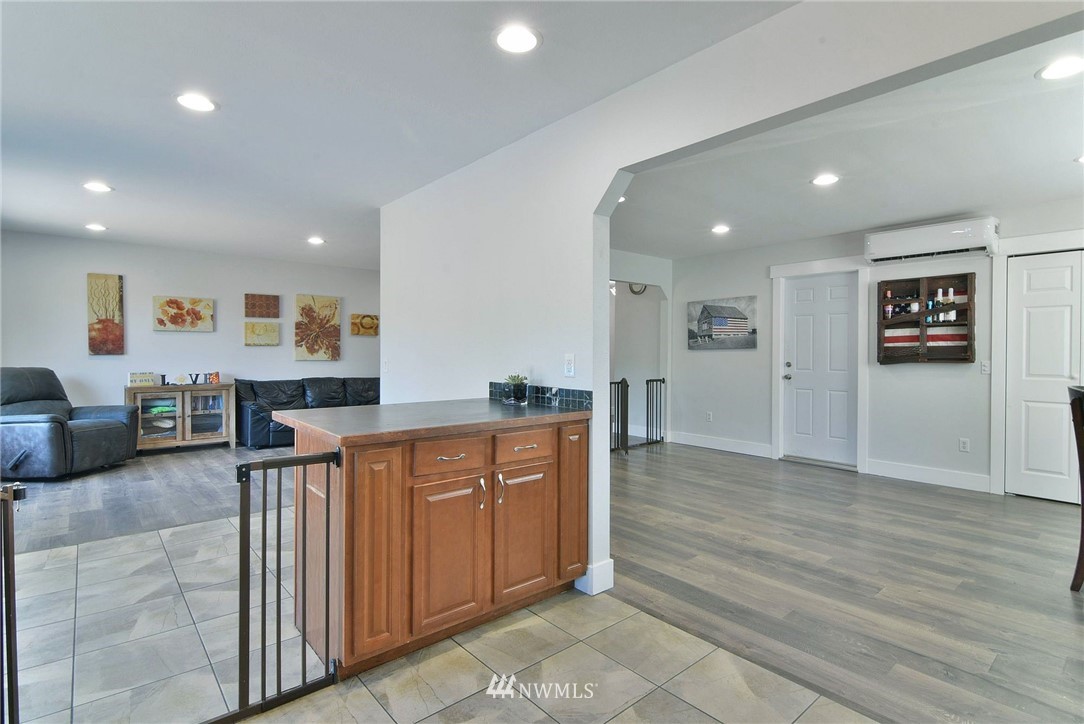 17904 28th Avenue Southeast Bothell, WA 98012 - Photo 9 of 22 Gallery Image 9