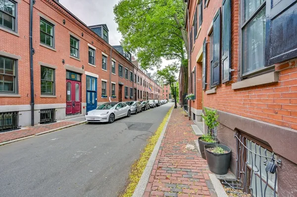 $3,300 | 24 Bradford Street, Unit 3, Boston, MA 02118