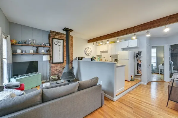 $3,300 | 24 Bradford Street, Unit 3, Boston, MA 02118