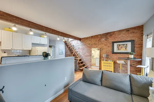$3,300 | 24 Bradford Street, Unit 3, Boston, MA 02118