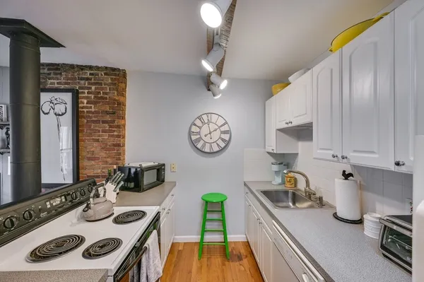 $3,300 | 24 Bradford Street, Unit 3, Boston, MA 02118