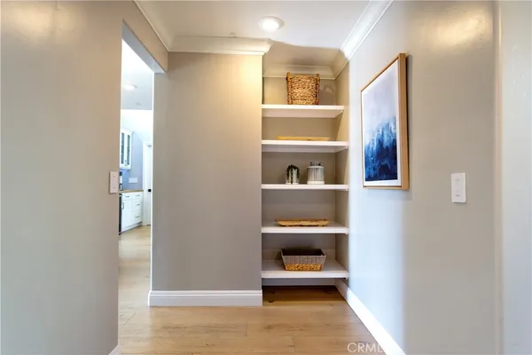a view of livingroom with furniture