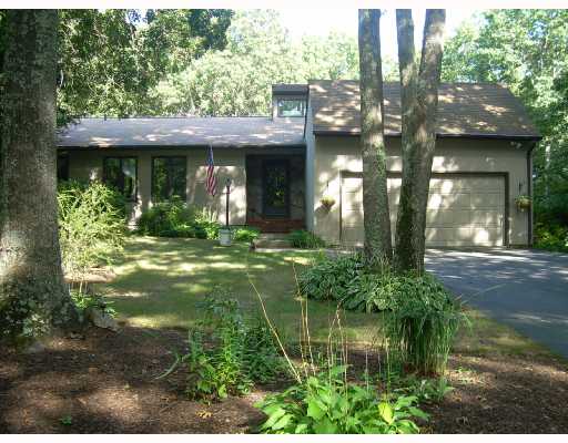 320 Grand View Road East Greenwich, RI 02818 - Photo 1 of 4 Exterior Front.