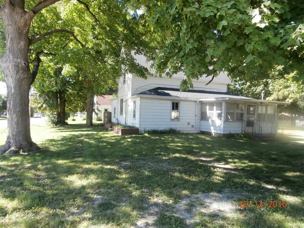602 East 18th Street Rochester, IN 46975 - Photo 2 of 7