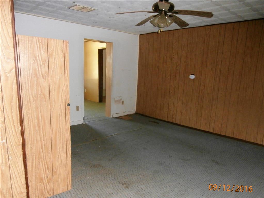 602 East 18th Street Rochester, IN 46975 - Photo 3 of 7
