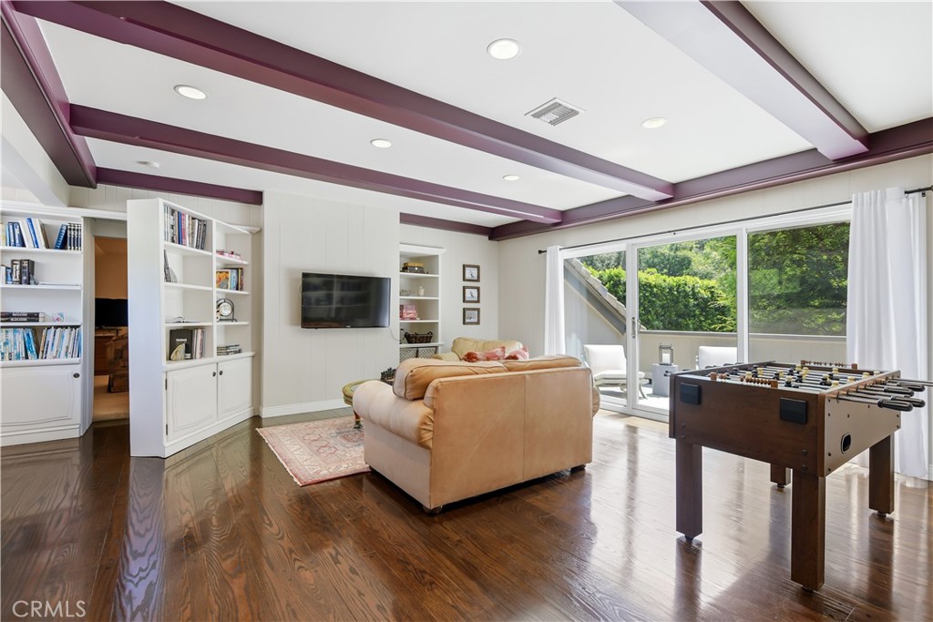 15946 Woodvale Road Encino, CA 91436 - Photo 29 of 51