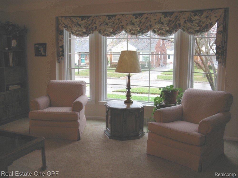 1956 Prestwick Road Grosse Pointe, MI 48236 - Photo 2 of 12 Living room