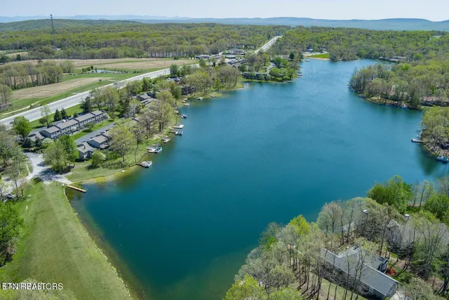 $225,000 | 7 Lakeshore Circle, Unit 141, Crossville, TN 38558