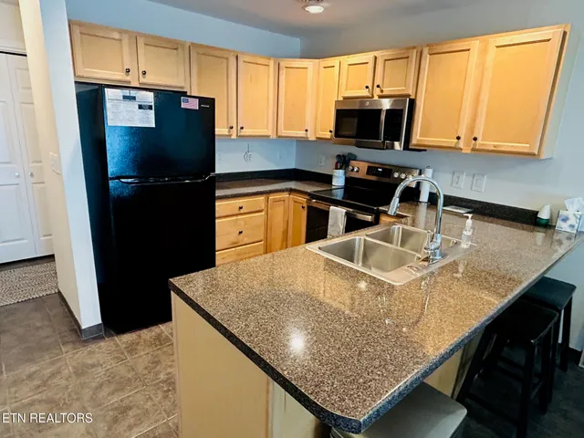 $225,000 | 7 Lakeshore Circle, Unit 141, Crossville, TN 38558