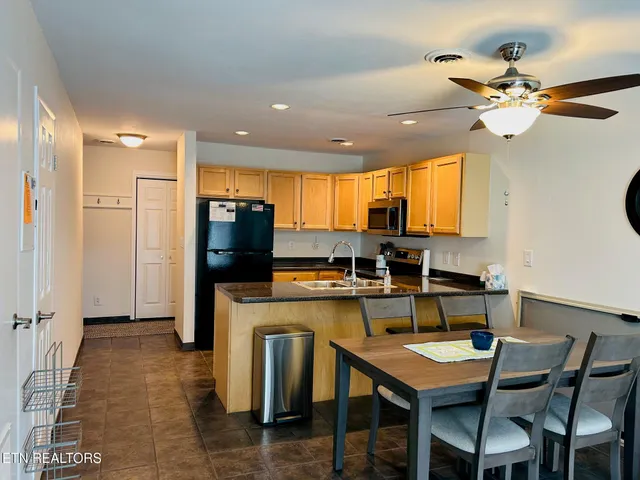 $225,000 | 7 Lakeshore Circle, Unit 141, Crossville, TN 38558