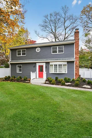 $810,000 | 7 Claire Avenue, Huntington Station, NY 11746