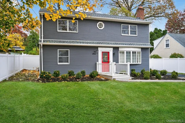 $810,000 | 7 Claire Avenue, Huntington Station, NY 11746