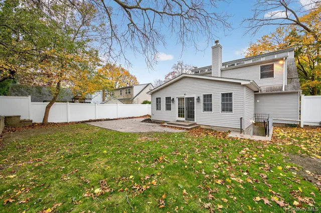 $810,000 | 7 Claire Avenue, Huntington Station, NY 11746