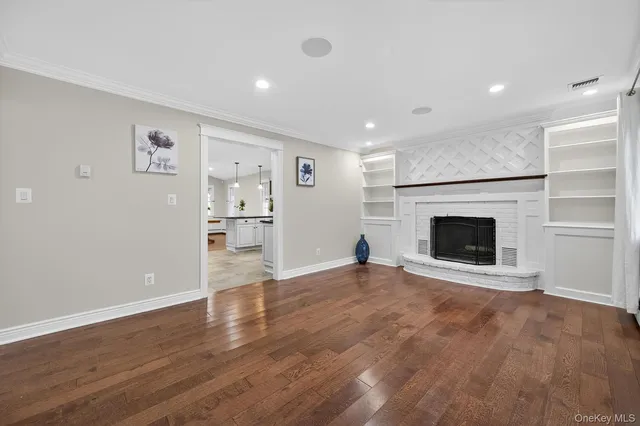 $810,000 | 7 Claire Avenue, Huntington Station, NY 11746