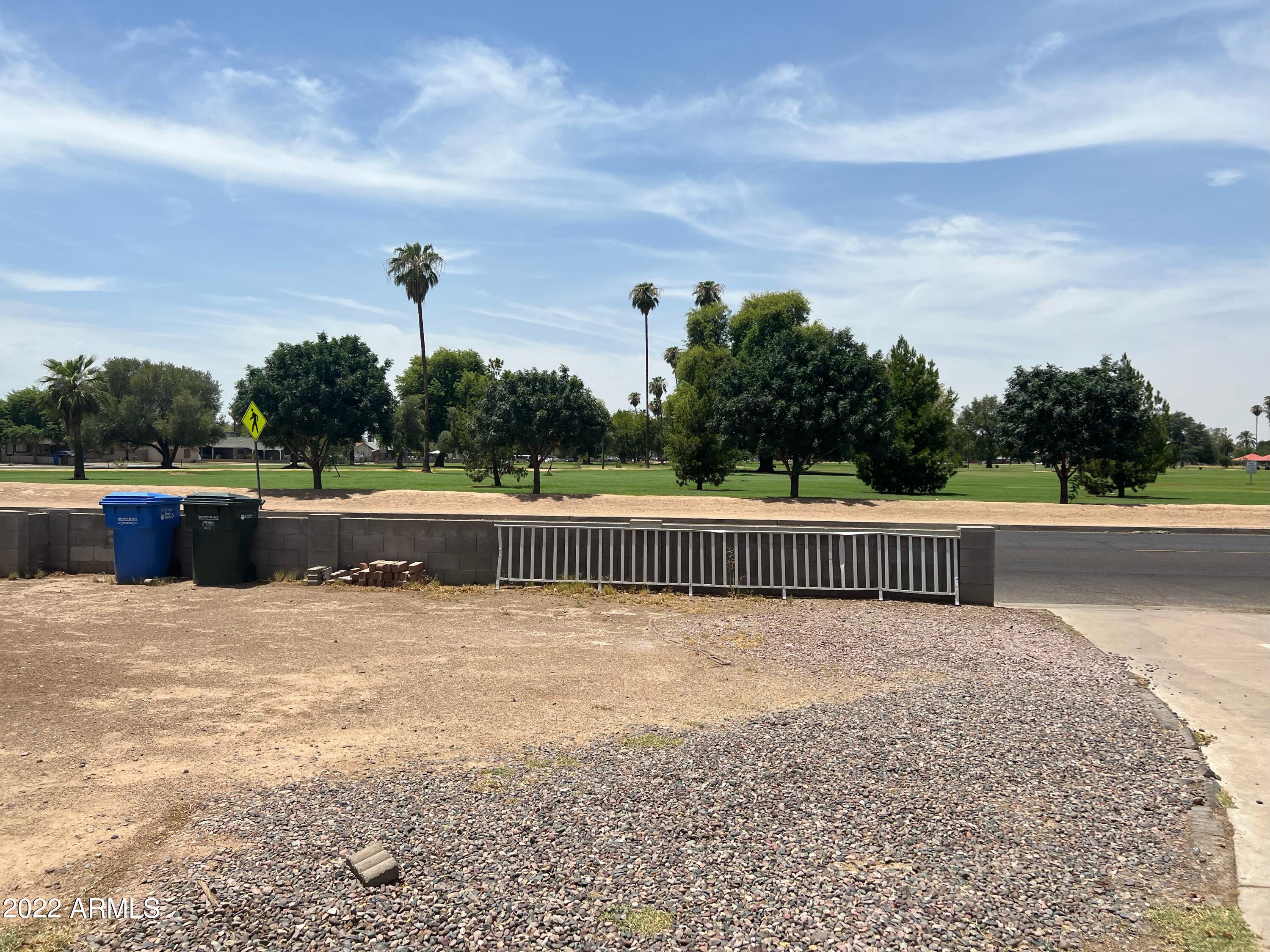 3115 North 55th Avenue Phoenix, AZ 85031 - Photo 3 of 15 Front Park