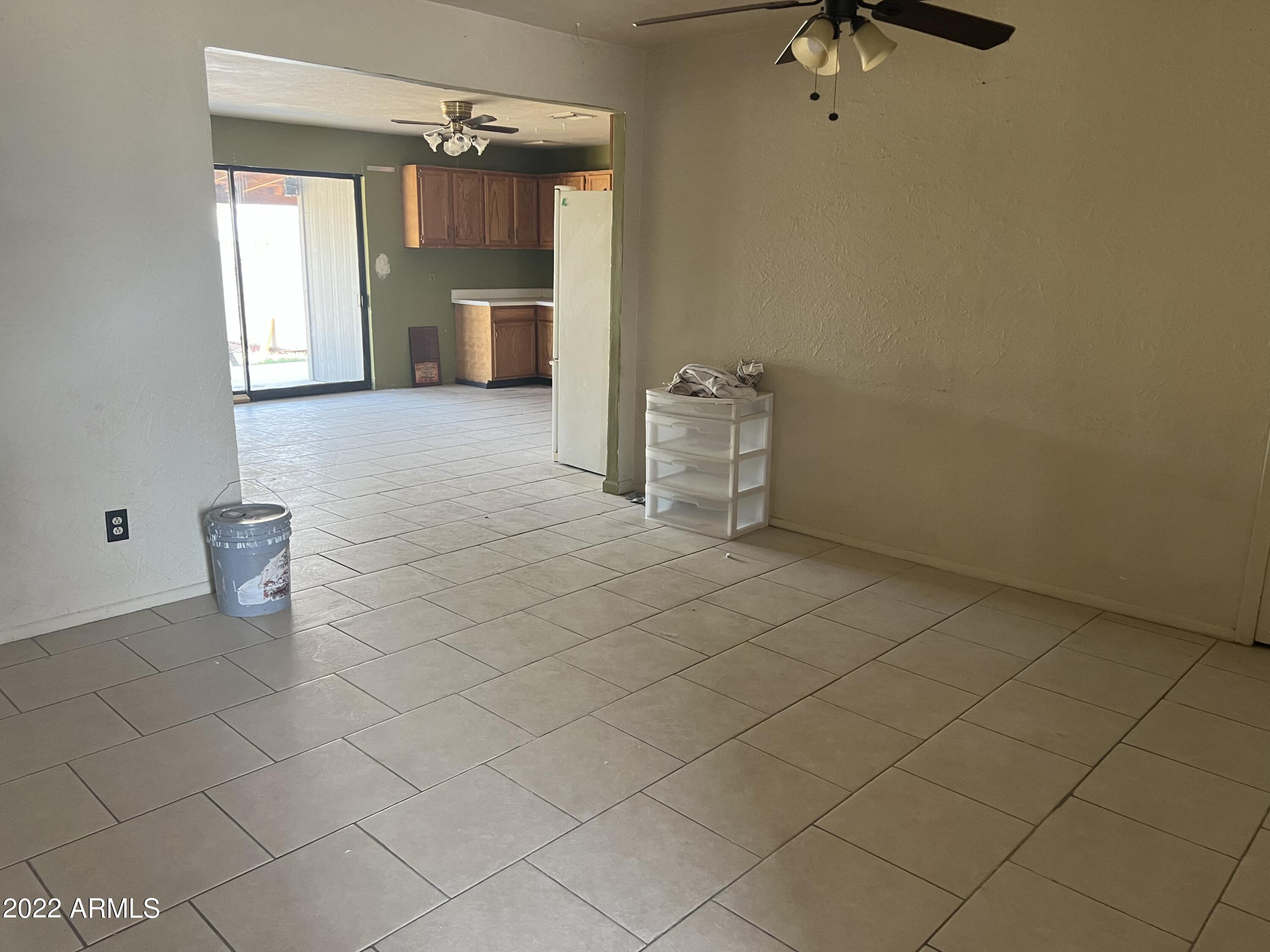 3115 North 55th Avenue Phoenix, AZ 85031 - Photo 4 of 15 Living room Main house