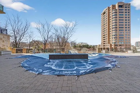 $595,000 | 4900 Central Street, Unit 104, Kansas City, MO 64112