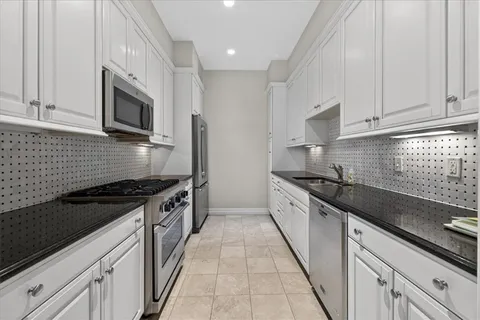 $595,000 | 4900 Central Street, Unit 104, Kansas City, MO 64112