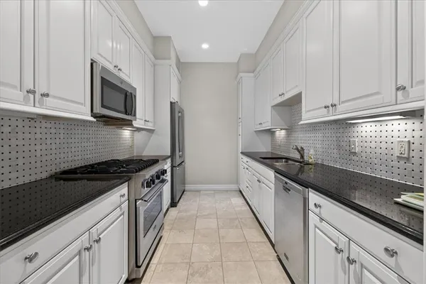 $595,000 | 4900 Central Street, Unit 104, Kansas City, MO 64112
