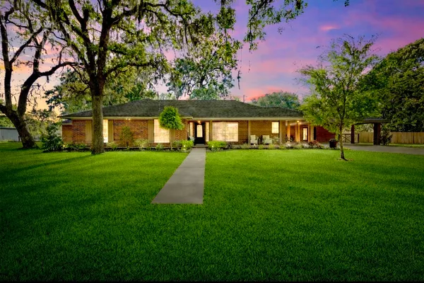 $999,900 | 8555 Matthews Lane, Magnolia, TX 77354
