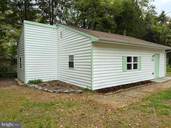 $229,900 | 1605 Lakeview Drive, Colonial Beach, VA 22443