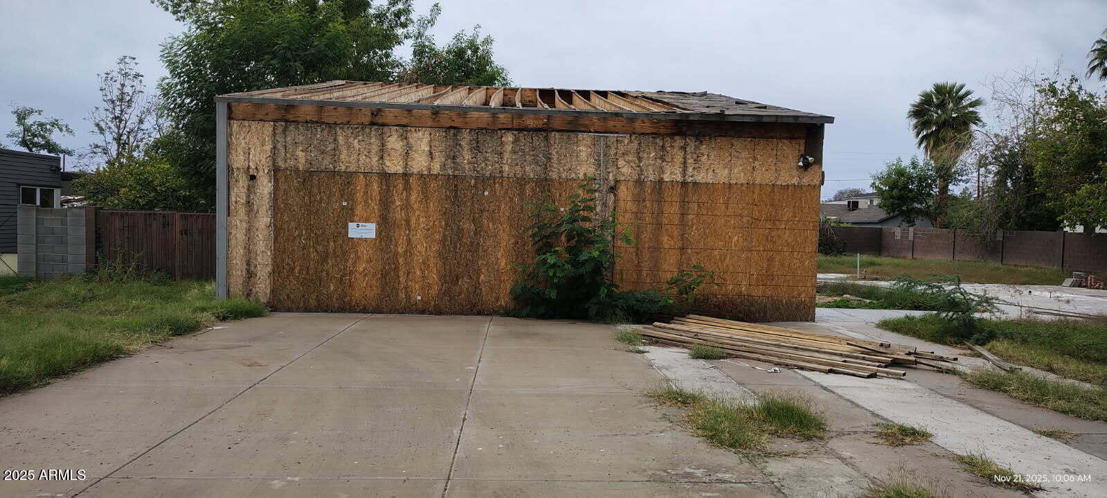 a backyard of a house