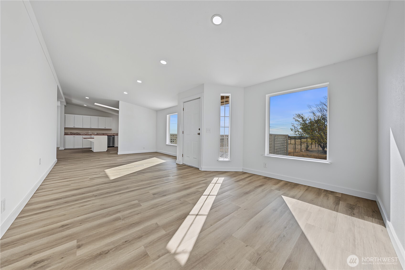 10124 Ne Road Moses Lake, WA 98837 - Photo 4 of 40 Gallery Image 4