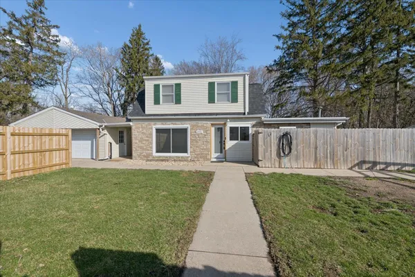 $250,000 | 2901 Highway 47, Morris, IL 60450