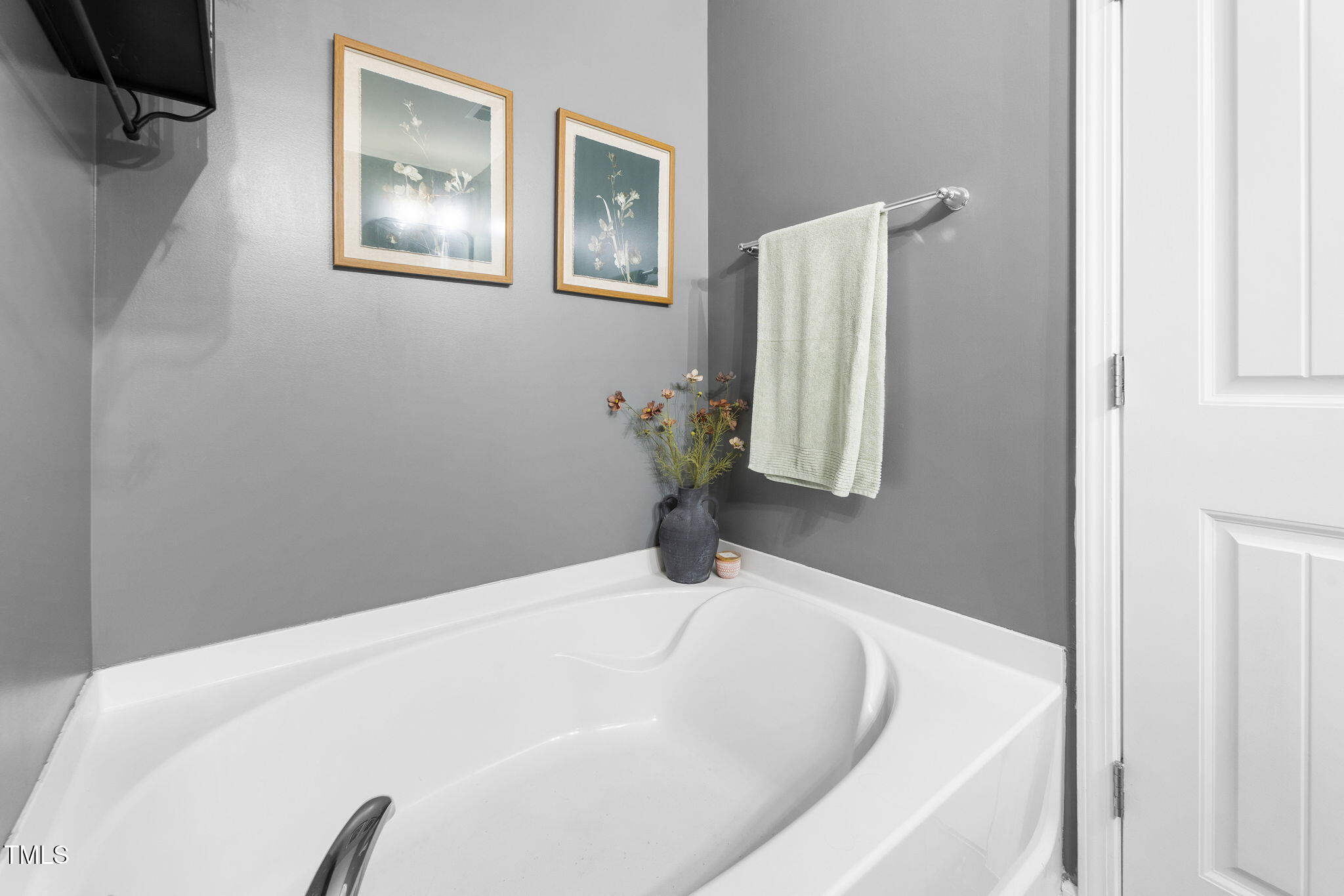 7807 Elmshire Way Raleigh, NC 27616 - Photo 23 of 32 25-web-or-mls-KMH_1364