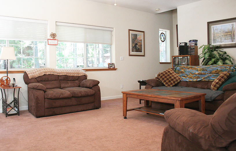 8657 McCumber Lk Road Shingletown, CA 96088 - Photo 8 of 46 Living Room